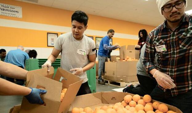 苹果承诺在新冠爆发期间向美国医疗机构捐赠 900 万个口罩