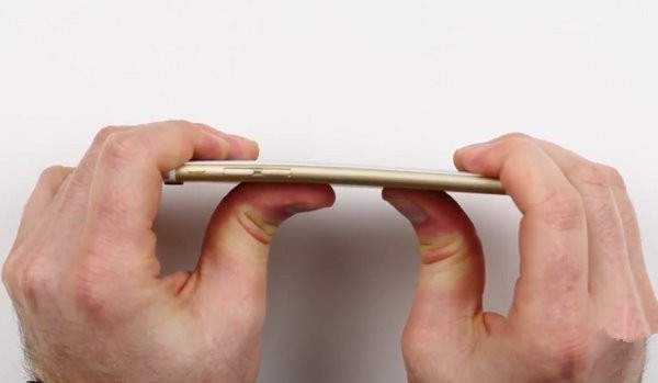 外媒评苹果蝶式键盘为何惨败:不该将浮华凌驾于功能之上 外媒评苹果蝶式键盘为何惨败:不该将浮华凌驾于功能之上