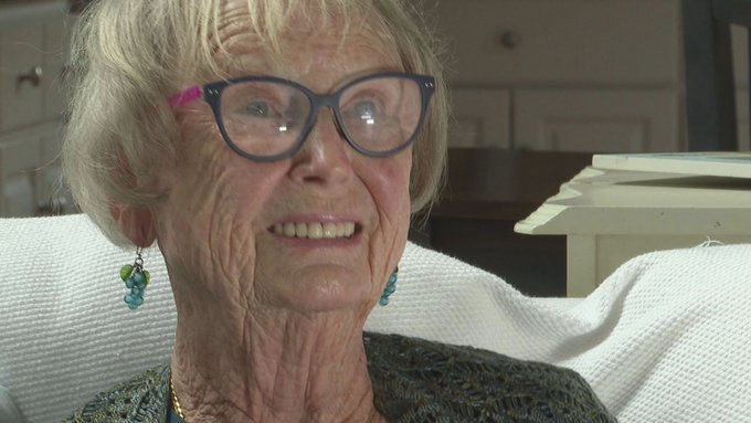 新 iPhone XR 渲染图曝光:“浴霸”式后置摄像头