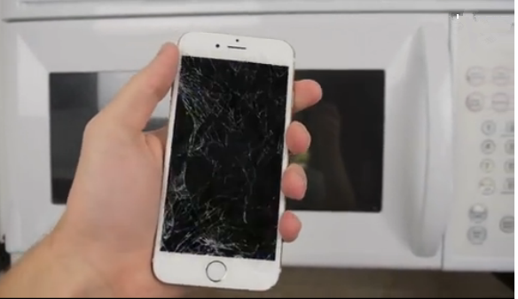 微软小娜调戏苹果Siri:只是变大而已 微软小娜调戏苹果Siri:只是变大而已