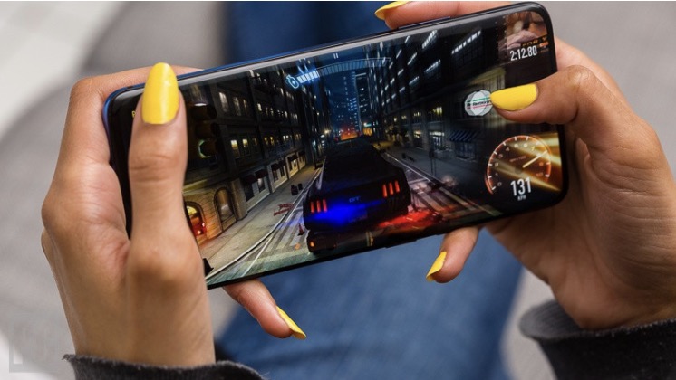 iPhone 11 Max 与 iPhone 11 的 CAD 渲染图对比 iPhone 11 Max 与 iPhone 11 的 CAD 渲染图对比