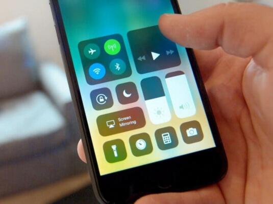 双十一数据:苹果 iPhone 销量同比下降 4% 双十一数据:苹果 iPhone 销量同比下降 4%