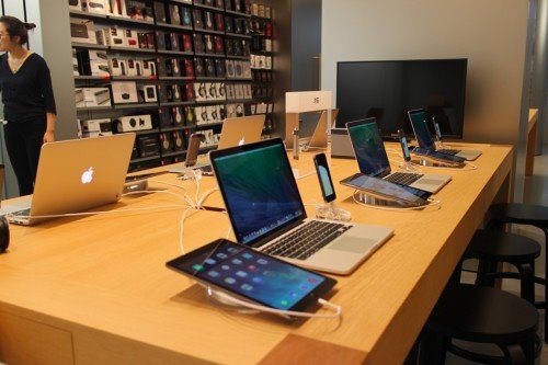 苹果 iPhone 15 Pro系列机型最高 8GB 内存、1TB 存储 苹果 iPhone 15 Pro系列机型最高 8GB 内存、1TB 存储