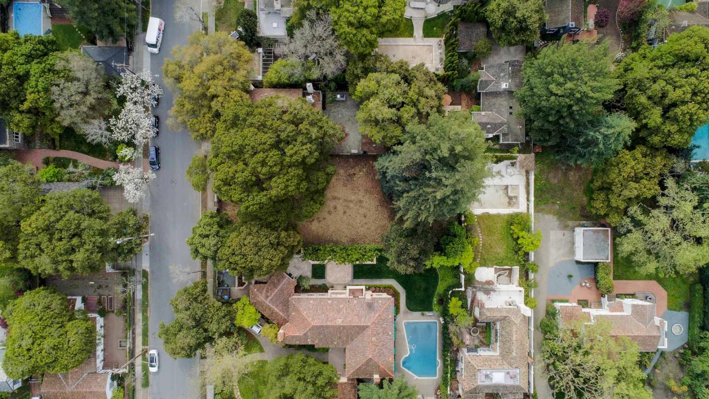 全新 iPad Pro 初步拆解，雷达扫描仪很小