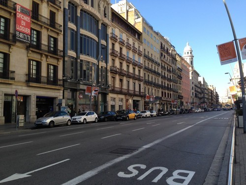 郑州主要 iPhone 厂附近遭疫情封锁？富士康回应：目前郑州航空港厂区营运正常