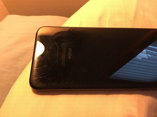 iPhone6一弯折,数千万美元就没了 iPhone6一弯折,数千万美元就没了