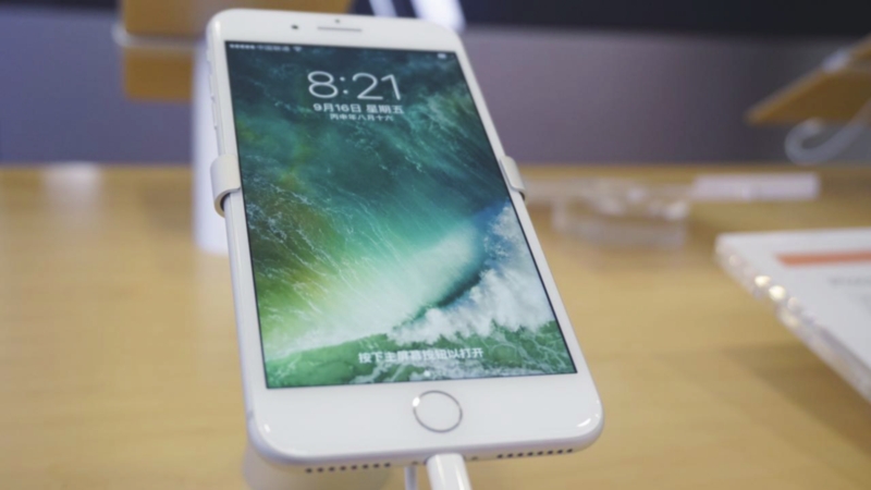 苹果 iPhone 17 Pro / Max 引入“天空蓝”配色,效果超越远峰蓝 苹果 iPhone 17 Pro / Max 引入“天空蓝”配色,效果超越远峰蓝