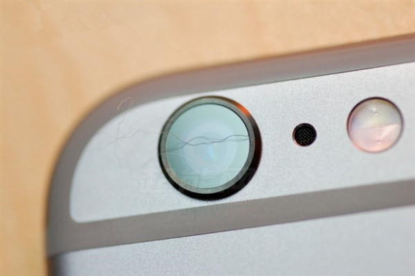 这一定是假的iPhone 8  居然丑成这样