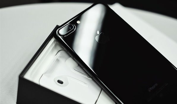 苹果官网上架 OtterBox Lumen 龙年款手机壳,适用于 iPhone 15 系列 苹果官网上架 OtterBox Lumen 龙年款手机壳,适用于 iPhone 15 系列