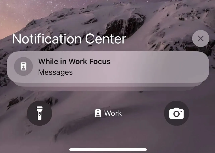 亮黑色iPhone 7的 logo 发光起来是这样的…… 亮黑色iPhone 7的 logo 发光起来是这样的……