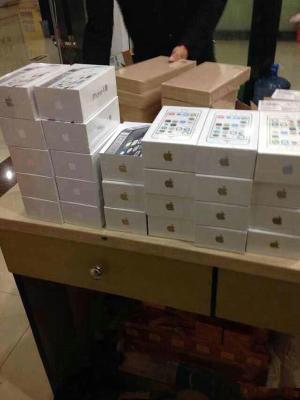 苹果 AirTags 第三方配件曝光:钥匙扣皮套、眼镜架 苹果 AirTags 第三方配件曝光:钥匙扣皮套、眼镜架