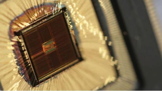 iCloud 出现问题，部分用户寻找我的 iPhone 与 iCloud Drive 服务不可用