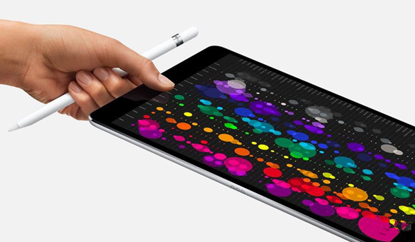 2025年iPhone长什么样?网友给出“演变图”感人! 2025年iPhone长什么样?网友给出“演变图”感人!