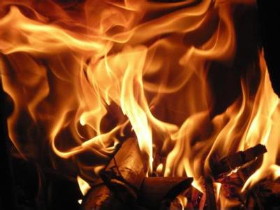 iPhone 11 Max 手机壳曝光:采用后置三摄、Lightning 接口 iPhone 11 Max 手机壳曝光:采用后置三摄、Lightning 接口