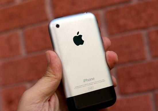 苹果 iOS 17 新功能引起尴尬,在远程诊疗视频中出现烟花特效 苹果 iOS 17 新功能引起尴尬,在远程诊疗视频中出现烟花特效