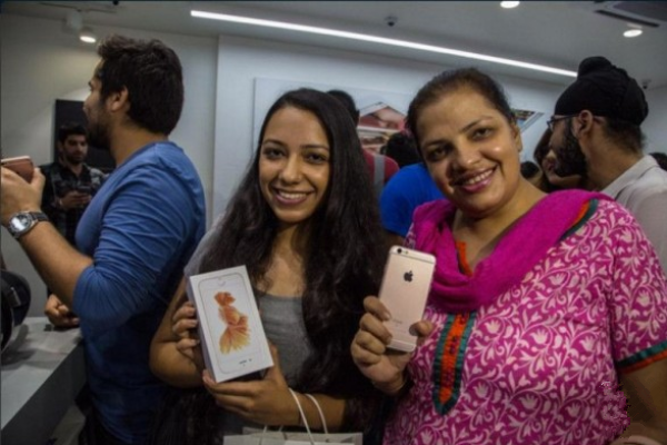 24小时不到 超3.3万人预定移动iPhone6 24小时不到 超3.3万人预定移动iPhone6