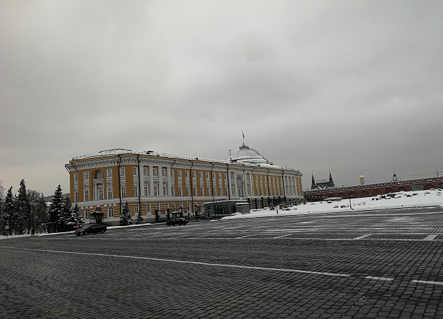 iPhone mini 概念设计:可轻松单手操作的小号 XR iPhone mini 概念设计:可轻松单手操作的小号 XR