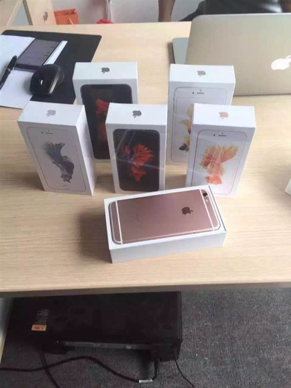 最薄 iPad 或将诞生,外媒爆料 iPad Pro 厚仅 5.9 mm,取消耳机孔 最薄 iPad 或将诞生,外媒爆料 iPad Pro 厚仅 5.9 mm,取消耳机孔