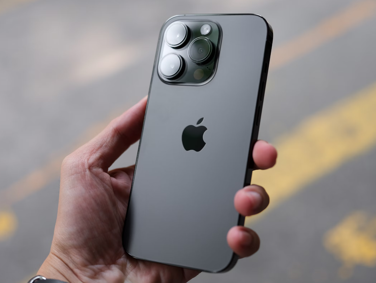 苹果国行 iPhone XS Max 机型开放 iOS 16.4 验证通道 苹果国行 iPhone XS Max 机型开放 iOS 16.4 验证通道