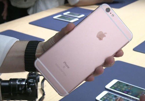 为啥说iPhone 8一定要用OLED屏？