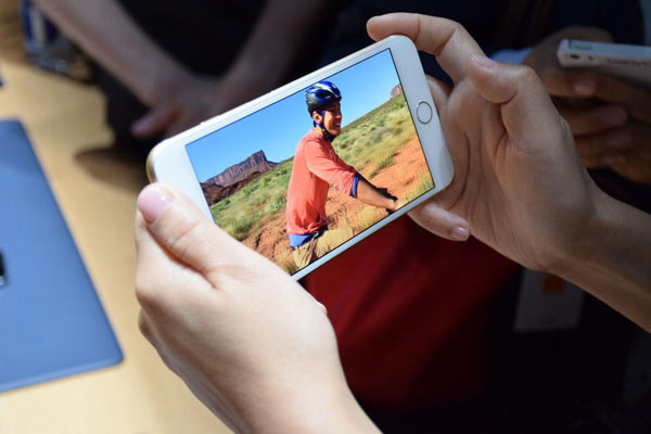 最新iPhone6屏幕面板曝光：边缘弧形处理