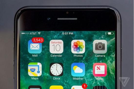 苹果正式推出 AirPods 3:更出众的无线耳机 苹果正式推出 AirPods 3:更出众的无线耳机