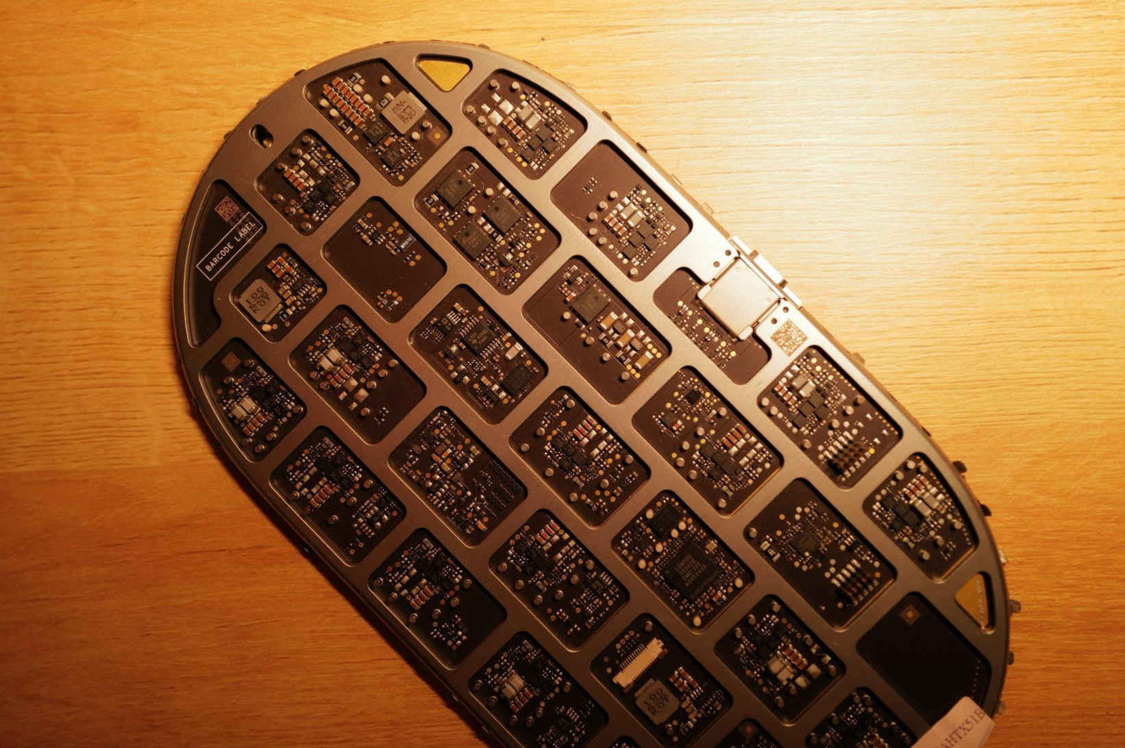 电池大变样：苹果 AirPods Pro 拆解报告