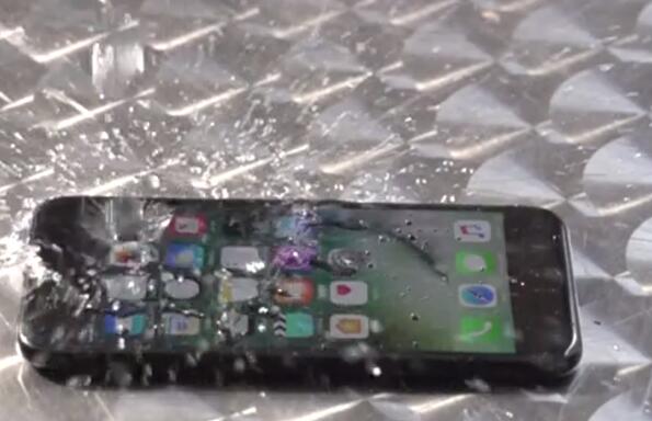 苹果的可穿戴革命:从 AirPods 说起