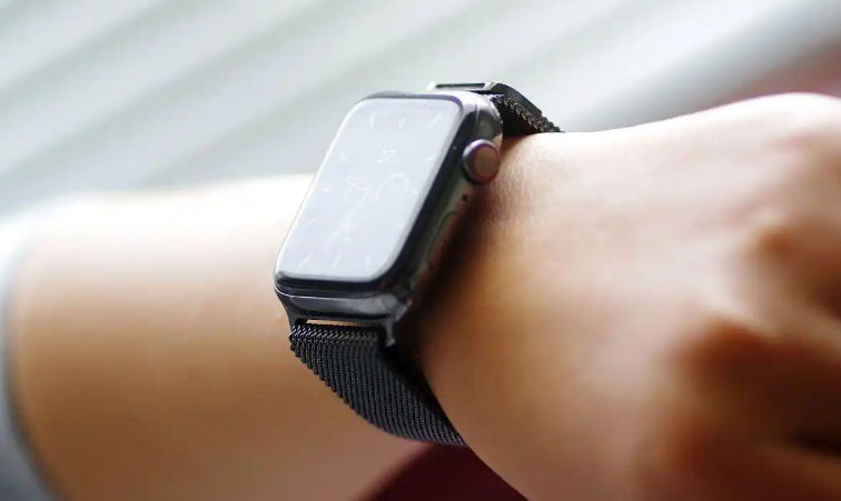 消息称苹果将收窄 iPhone 15 Pro 机型边框,带来全新金色 消息称苹果将收窄 iPhone 15 Pro 机型边框,带来全新金色