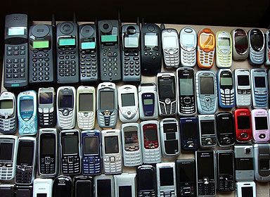 苹果发布全新主题“团结之花”：包括 Apple Watch 表带、表盘及 iOS 壁纸